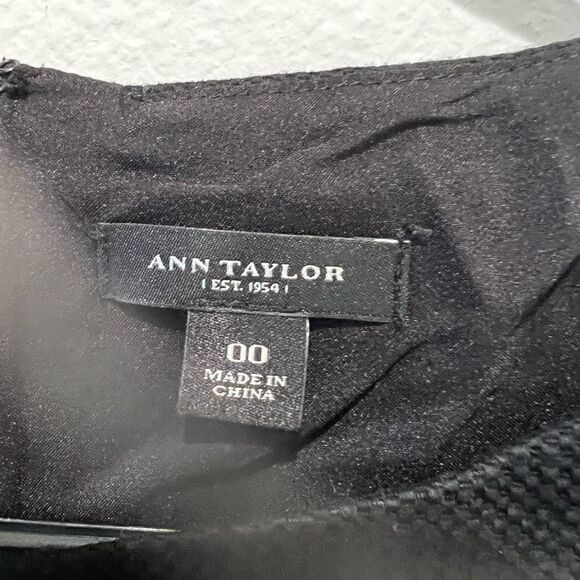 Ann Taylor Black Dress cutout pattern Size 00 - Picture 3 of 3
